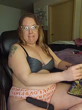 TattedMamaXOXO online show from 02-13-25, 03:35