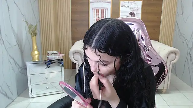 shalon diaz s online show from 11-30-25, 01:15