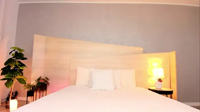 EllaWhiteX online show from 06-23-26, 04:38
