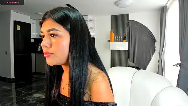 Snapshot of 1lubonnie chatting on 02-14-25, 09:10 1lubonnie online show from 02-14-25, 09:10