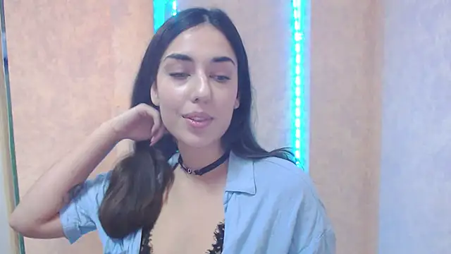 Snapshot of Lovelllyy chatting on 01-23-25, 10:22 Lovelllyy online show from 01-23-25, 10:22