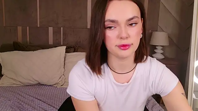 LauraBrigs online show from 01-18-25, 04:10