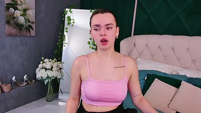 LauraBrigs online show from 01-27-25, 09:13