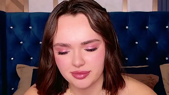 LauraBrigs online show from 02-08-25, 06:22