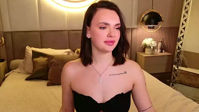 LauraBrigs online show from 03-11-25, 06:21