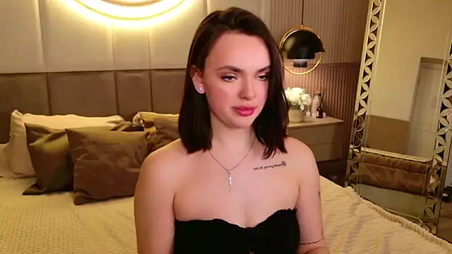 LauraBrigs online show from 03-11-25, 09:24