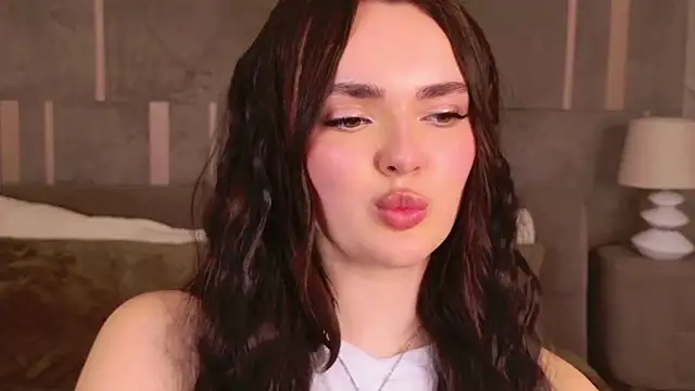 LauraBrigs online show from 03-14-25, 03:25