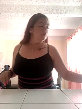 Snapshot of queencarlota82 chatting on 02-21-25, 06:37 queencarlota82 online show from 02-21-25, 06:37