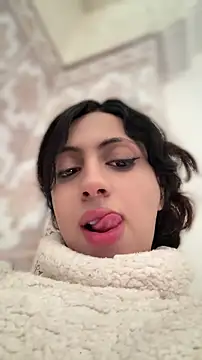 Snapshot of majdolin78 chatting on 04-14-26, 09:15 majdolin78 online show from 04-14-26, 09:15