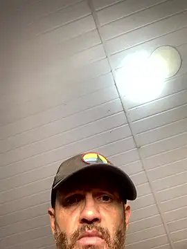 Snapshot of grossocalibre20 chatting on 03-18-25, 02:36 grossocalibre20 online show from 03-18-25, 02:36