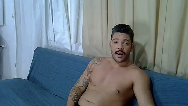 Snapshot of grossocalibre20 chatting on 10-13-25, 05:13 grossocalibre20 online show from 10-13-25, 05:13