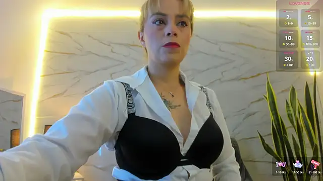 RayaCarr  online show from 05-14-26, 01:07
