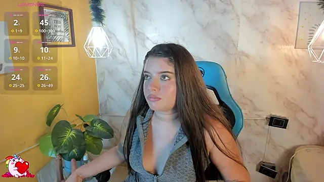 Lia little18 online show from 05-01-26, 08:02