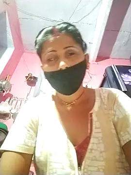 Snapshot of Bhavya_Bhan chatting on 10-28-25, 01:20 Bhavya Bhan online show from 10-28-25, 01:20