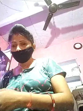 Snapshot of Bhavya_Bhan chatting on 11-04-25, 11:48 Bhavya Bhan online show from 11-04-25, 11:48