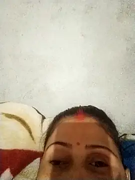 Snapshot of Bhavya_Bhan chatting on 12-16-25, 09:36 Bhavya Bhan online show from 12-16-25, 09:36