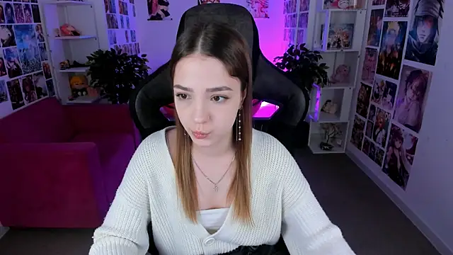 PamBeesly online show from 03-03-25, 02:47