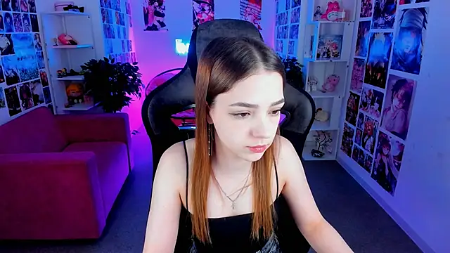 PamBeesly online show from 03-12-25, 08:08