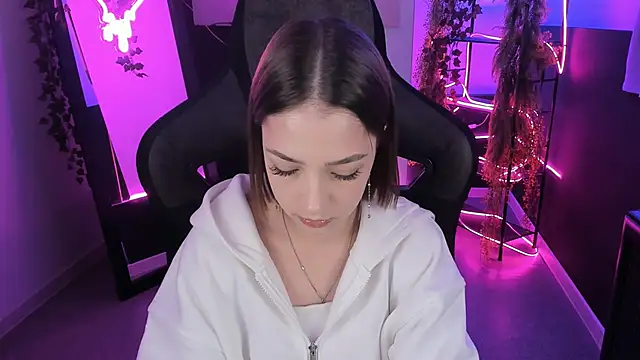 PamBeesly online show from 09-29-25, 08:19