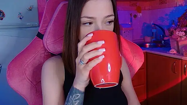 PamBeesly online show from 03-16-26, 02:32