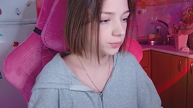 PamBeesly online show from 04-08-26, 03:12