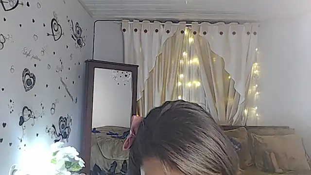 Snapshot of massing_6 chatting on 01-31-25, 02:15 massing 6 online show from 01-31-25, 02:15