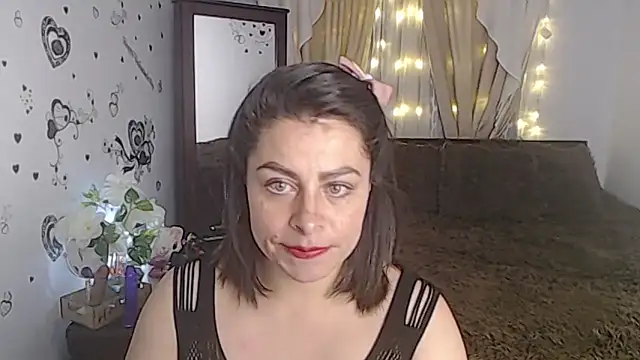 Snapshot of massing_6 chatting on 02-02-25, 12:30 massing 6 online show from 02-02-25, 12:30