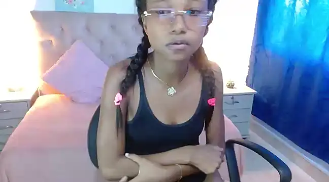 Snapshot of LITTLEDOLLHOT chatting on 01-24-25, 08:54 LITTLEDOLLHOT online show from 01-24-25, 08:54