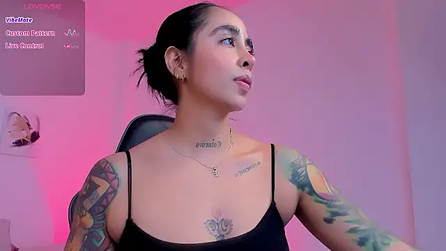 sophierooy22 online show from 09-25-25, 12:36