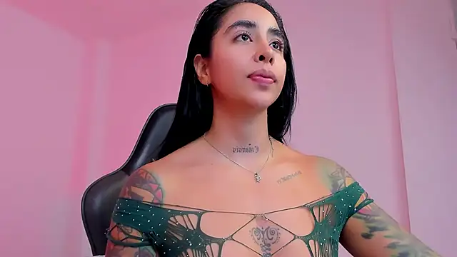 sophierooy22 online show from 11-23-25, 01:33