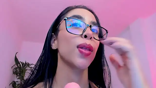 sophierooy22 online show from 06-14-26, 03:19
