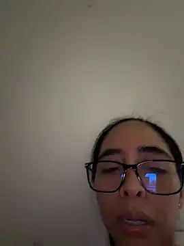 sophierooy22 online show from 06-22-26, 03:25