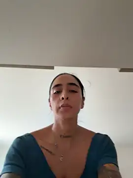 sophierooy22 online show from 06-22-26, 09:45