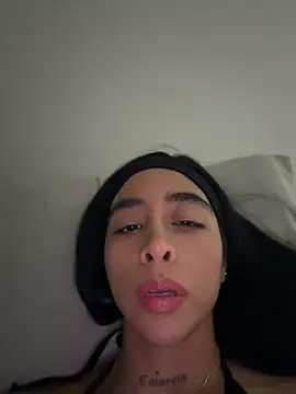 sophierooy22 online show from 06-23-26, 07:23