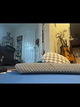 Prolapse Pig online show from 12-21-25, 09:11