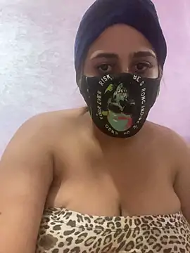 Snapshot of Lola-Sexxx chatting on 02-08-25, 07:49 Lola-Sexxx online show from 02-08-25, 07:49