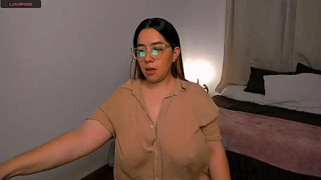 brithany olson25 online show from 09-28-25, 12:21