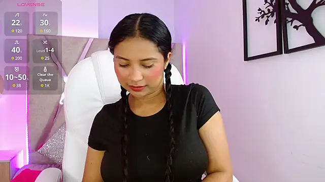 Sophia waalker  1 online show from 01-21-25, 11:13