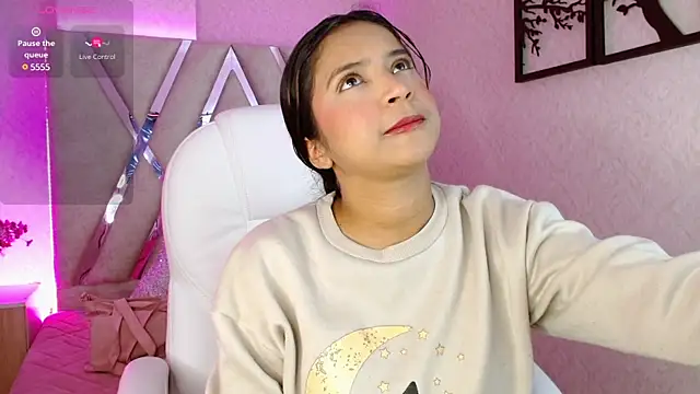 Sophia waalker  1 online show from 01-24-25, 11:26