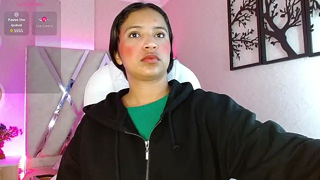 Sophia waalker  1 online show from 01-29-25, 12:24