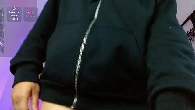 Sophia waalker  1 online show from 01-30-25, 11:01