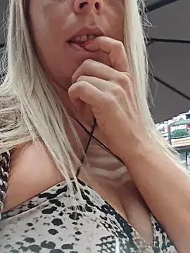SweetyNinaOff1 online show from 06-23-26, 10:46