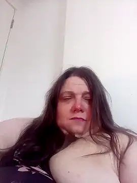 Snapshot of HotHornyEmmaX chatting on 02-13-25, 06:16 HotHornyEmmaX online show from 02-13-25, 06:16