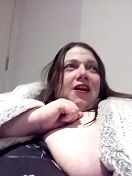 Snapshot of HotHornyEmmaX chatting on 03-18-25, 09:43 HotHornyEmmaX online show from 03-18-25, 09:43