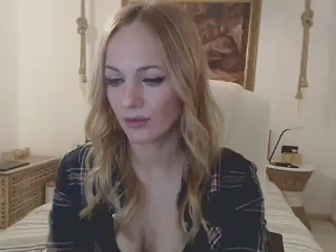 Snapshot of EllyaDiamond chatting on 02-04-25, 01:23 EllyaDiamond online show from 02-04-25, 01:23