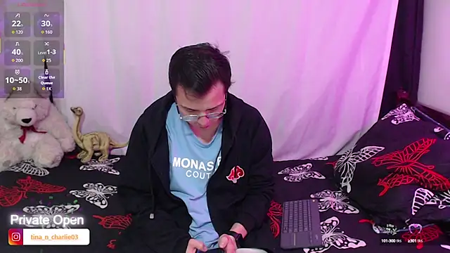 Snapshot of Tina_4_Charlie chatting on 09-30-25, 10:42 Tina 4 Charlie online show from 09-30-25, 10:42