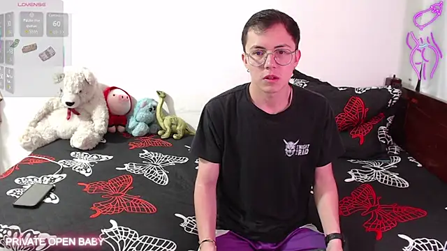 Snapshot of Tina_4_Charlie chatting on 10-22-25, 03:01 Tina 4 Charlie online show from 10-22-25, 03:01