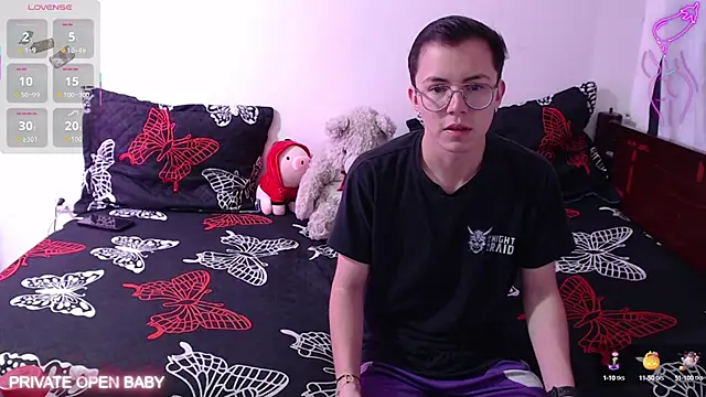 Snapshot of Tina_4_Charlie chatting on 10-23-25, 11:53 Tina 4 Charlie online show from 10-23-25, 11:53