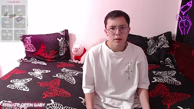 Snapshot of Tina_4_Charlie chatting on 10-24-25, 11:50 Tina 4 Charlie online show from 10-24-25, 11:50