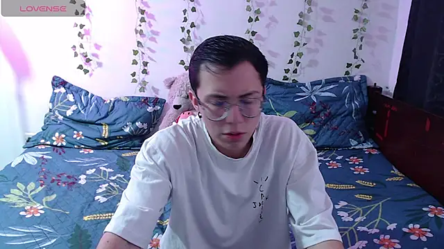 Snapshot of Tina_4_Charlie chatting on 11-09-25, 12:03 Tina 4 Charlie online show from 11-09-25, 12:03